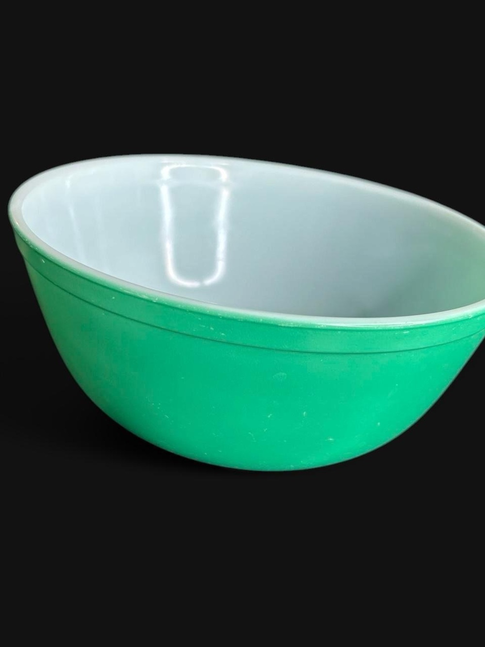 Green Pyrex 4032.5 quart middle size nesting mixing bowl